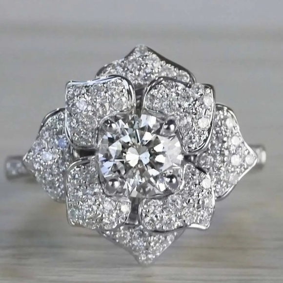 🎄NWOT 925 FLOWER RING🎄 - Picture 1 of 5